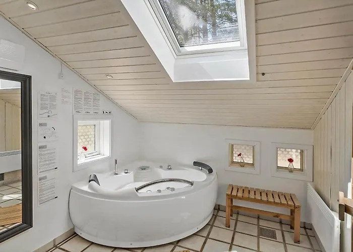 2652-nexo-vaebnerstien-5 * Neksø