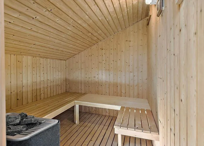 2652-nexo-vaebnerstien-5 * Neksø